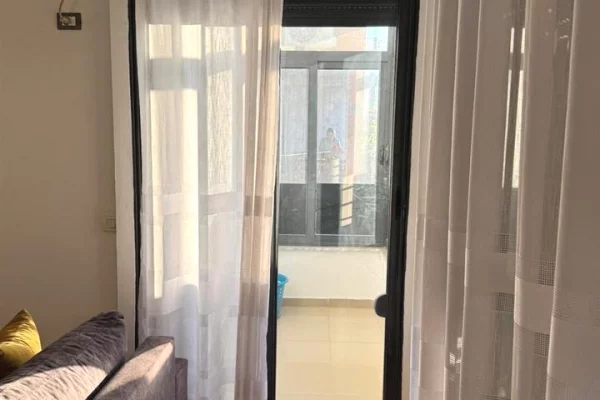 Shtepi me qera 2+1 ne Tirane - 450 Euro