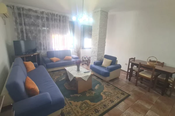 Shtepi me qera 2+1 ne Tirane - 650 Euro