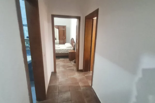 Shtepi me qera Apartament ne Tirane, 2+1, Mobilimi E mobiluar, Pagesa 650  Euro.