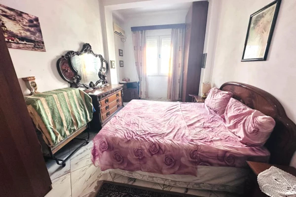 Shtepi ne shitje Apartament ne Tirane, 2+1, Mobilimi E mobiluar, Pagesa 189,000  Euro.