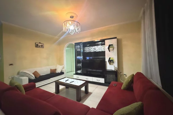 Shtepi me qera Apartament ne Tirane, 2+1, Mobilimi E mobiluar, Pagesa 550  Euro.