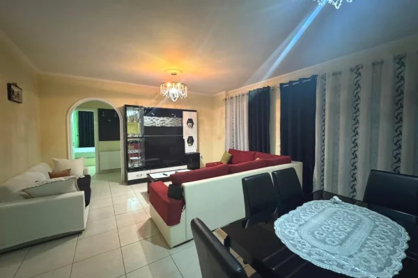 Shtepi me qera Apartament ne Tirane, 2+1, Mobilimi E mobiluar, Pagesa 550  Euro.