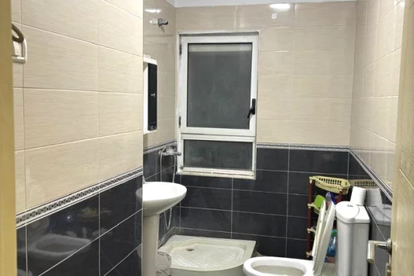 Shtepi me qera Apartament ne Tirane, 1+1, Mobilimi E mobiluar, Pagesa 48,000  Leke.