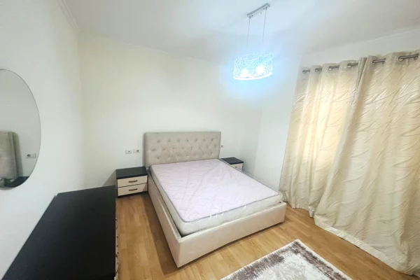 Shtepi me qera Apartament ne Tirane, 2+1, Mobilimi E mobiluar, Pagesa 55,000  Leke.