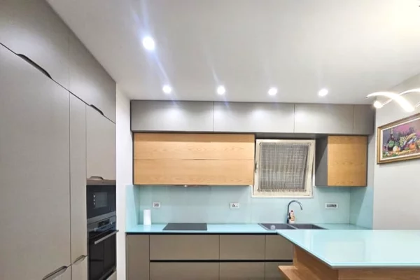 Shtepi ne shitje Apartament ne Tirane, 2+1, Mobilimi E mobiluar, Pagesa 170,000  Euro.