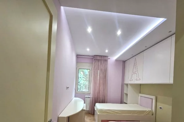 Shtepi ne shitje Apartament ne Tirane, 2+1, Mobilimi E mobiluar, Pagesa 170,000  Euro.