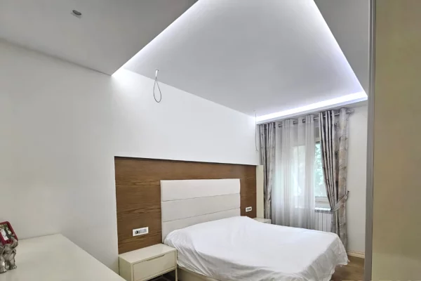 Shtepi ne shitje Apartament ne Tirane, 2+1, Mobilimi E mobiluar, Pagesa 170,000  Euro.