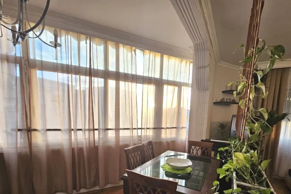 Shtepi me qera Apartament ne Tirane, 3+1, Mobilimi E mobiluar, Pagesa 740  Euro.