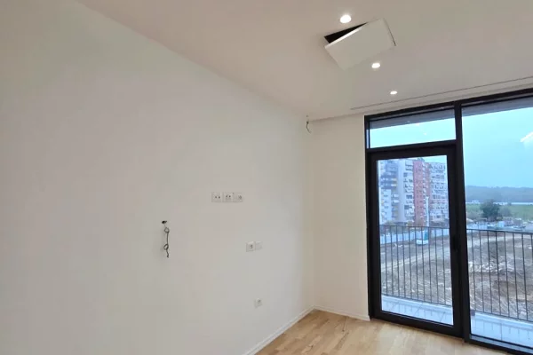 Shtepi ne shitje Apartament ne Tirane, 2+1, Mobilimi Bosh, pa mobiluar, Pagesa 439,000  Euro.