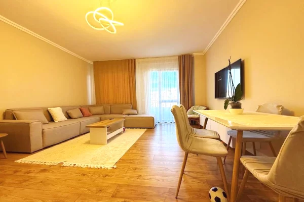 Shtepi ne shitje 3+1 ne Tirane - 240,000 Euro