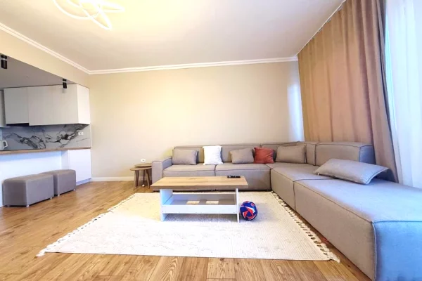 Shtepi ne shitje 3+1 ne Tirane - 240,000 Euro