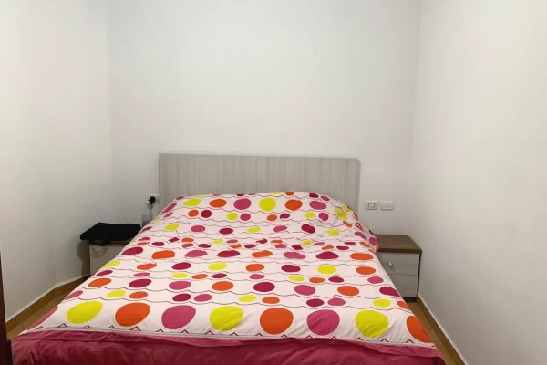 Shtepi me qera Apartament ne Tirane, 2+1, Mobilimi E mobiluar, Pagesa 45,000  Leke.