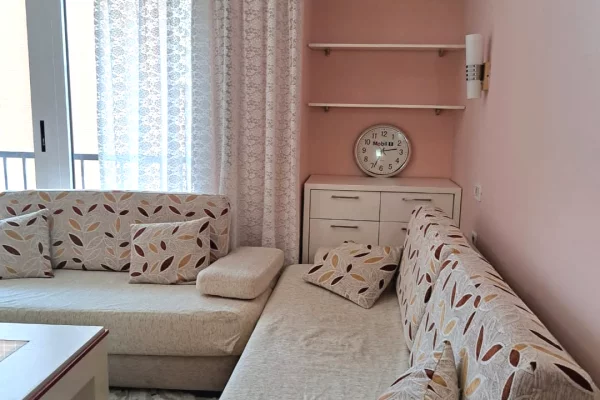 Shtepi me qera Apartament ne Tirane, 2+1, Mobilimi E mobiluar, Pagesa 550  Euro.