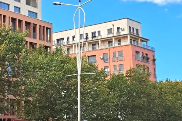 Shtepi me qera Apartament ne Tirane, 2+1, Mobilimi E mobiluar, Pagesa 550  Euro.