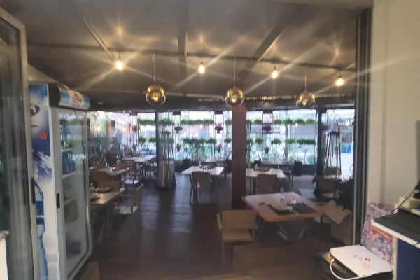 Ambiente Commerciale in Affitto 2+1 a Tirana - 1,000 Euro
