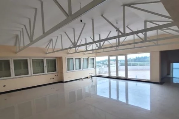 Godin 5 kate ne shitje