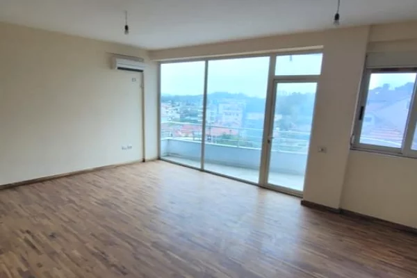 Ambient biznesi ne shitje 5+1 ne Tirane - 700,000 Euro