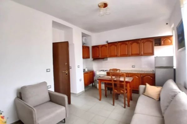 Shtepi me qera 2+1 ne Tirane - 650 Euro