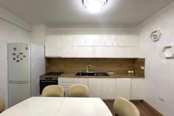 Shtepi me qera Apartament ne Tirane, 2+1, Mobilimi E mobiluar, Pagesa 63,000  Leke.