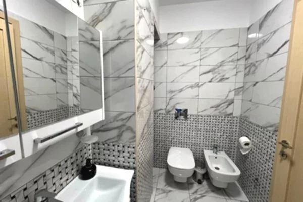 Shtepi me qera 2+1 ne Tirane - 63,000 Leke