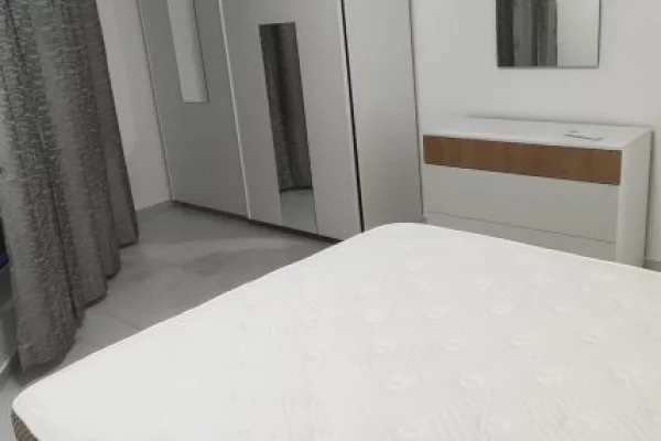 Shtepi me qera 1+1 ne Tirane - 40,000 Leke