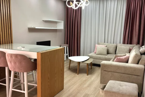 Shtepi me qera Apartament ne Tirane, 2+1, Mobilimi E mobiluar, Pagesa 70,000  Leke.