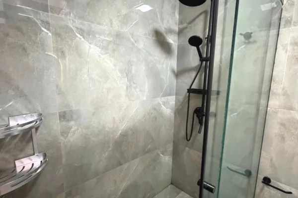 Shtepi me qera Apartament ne Tirane, 2+1, Mobilimi E mobiluar, Pagesa 70,000  Leke.