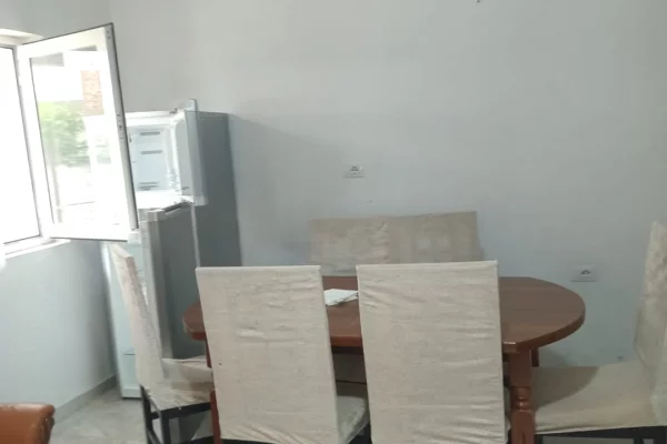 Shtepi me qera 2+1 ne Tirane - 45,000 Leke