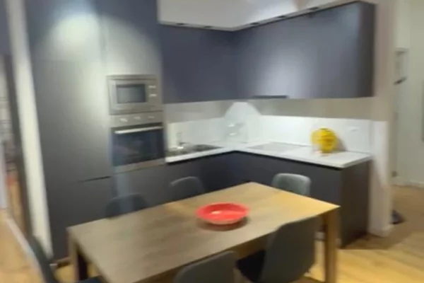 Shtepi me qera 2+1 ne Tirane - 1,000 Euro