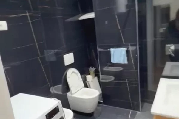 Shtepi me qera Apartament ne Tirane, 2+1, Mobilimi E mobiluar, Pagesa 1,000  Euro.