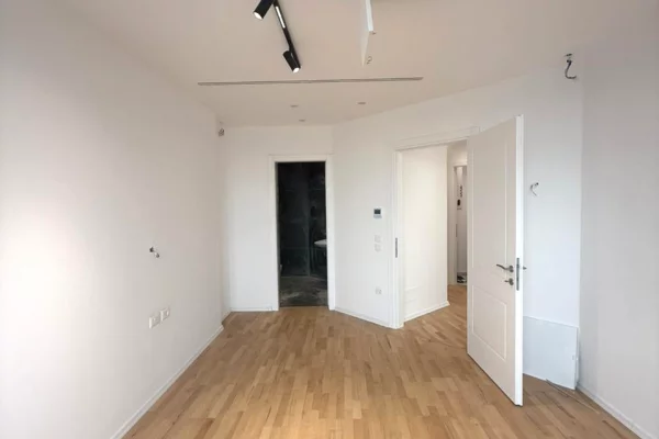 Shtepi ne shitje Apartament ne Tirane, 2+1, Mobilimi Bosh, pa mobiluar, Pagesa 486,000  Euro.