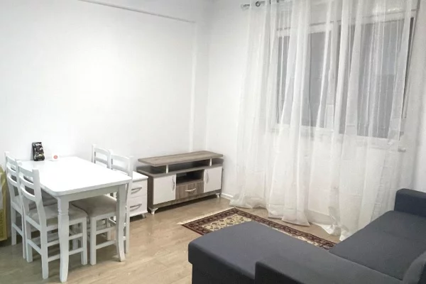 Shtepi me qera Apartament ne Tirane, 1+1, Mobilimi E mobiluar, Pagesa 500  Euro.