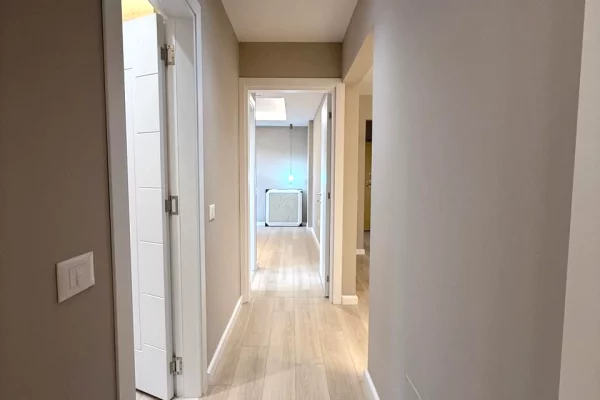 Shtepi ne shitje Apartament ne Tirane, 2+1, Mobilimi E mobiluar, Pagesa 320,000  Euro.