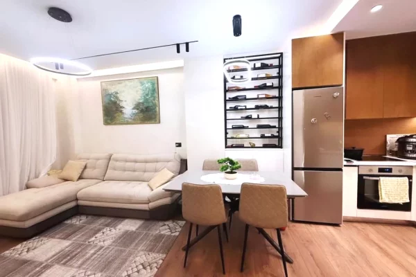 Shtepi ne shitje Apartament ne Tirane, 2+1, Mobilimi E mobiluar, Pagesa 103,000  Euro.