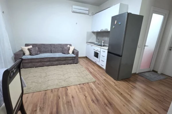 Shtepi me qera 1+1 ne Tirane - 430,000 Leke