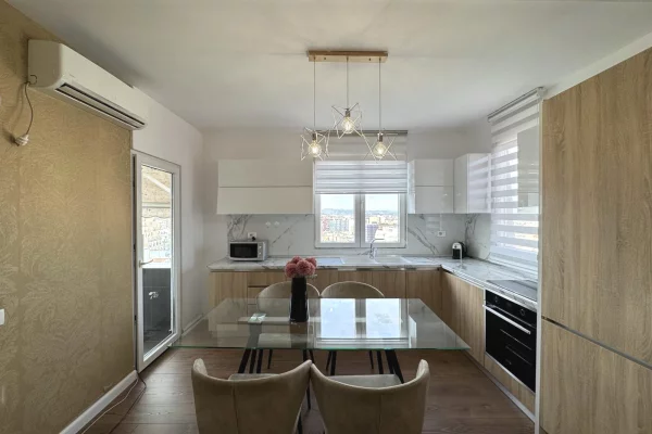 Shtepi ne shitje Apartament ne Tirane, 2+1, Mobilimi E mobiluar, Pagesa 275,000  Euro.