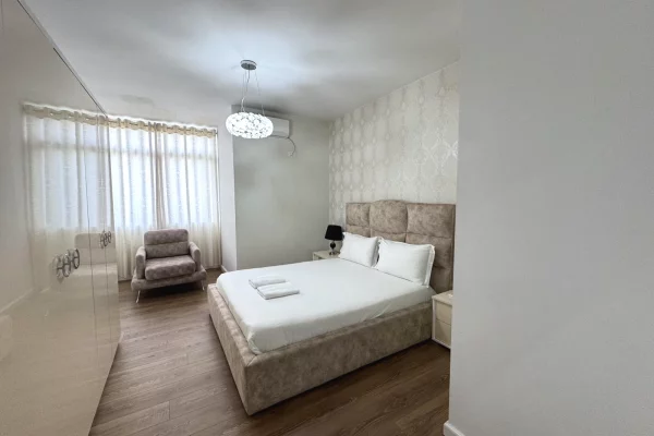 Shtepi ne shitje Apartament ne Tirane, 2+1, Mobilimi E mobiluar, Pagesa 275,000  Euro.