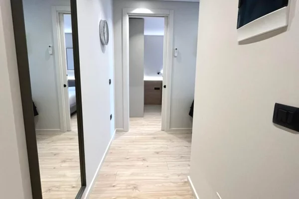 Shtepi ne shitje Apartament ne Tirane, 1+1, Mobilimi E mobiluar, Pagesa 399,000  Euro.