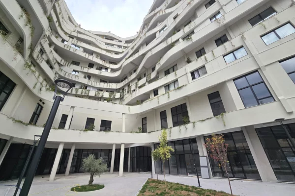 Shtepi me qera 2+1 ne Tirane - 1,500 Euro