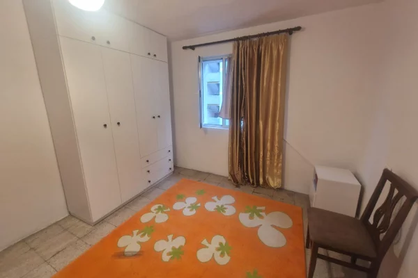 Shtepi me qera Apartament ne Tirane, 1+1, Mobilimi E mobiluar, Pagesa 400  Euro.