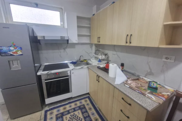 Shtepi me qera Apartament ne Tirane, 1+1, Mobilimi E mobiluar, Pagesa 400  Euro.