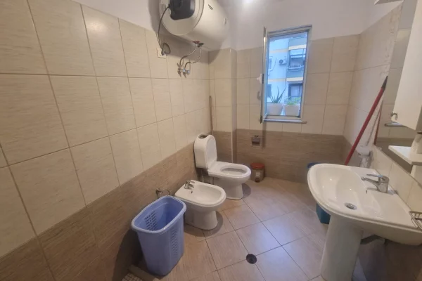 Shtepi me qera 1+1 ne Tirane - 400 Euro