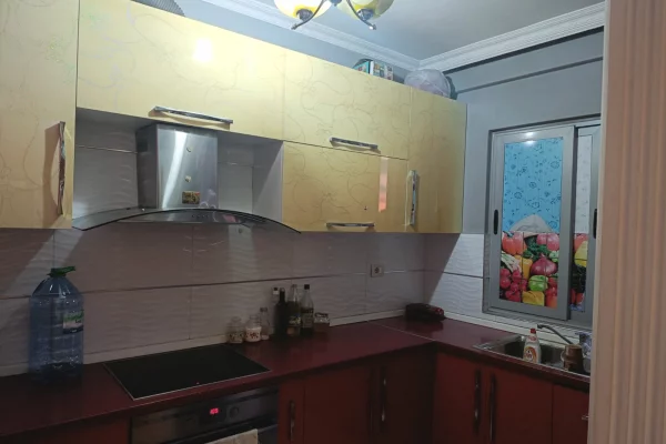 Shtepi ne shitje Apartament ne Tirane, 2+1, Mobilimi E mobiluar, Pagesa 175,000  Euro.