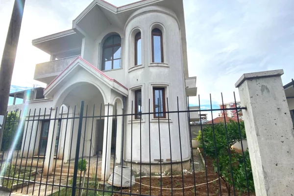 Shtepi ne shitje 5+1 ne Tirane - 840,000 Euro