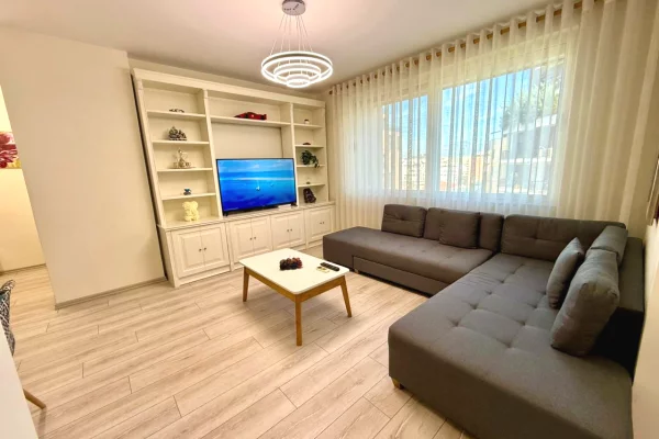 Shtepi me qera Apartament ne Tirane, 1+1, Mobilimi E mobiluar, Pagesa 900  Euro.