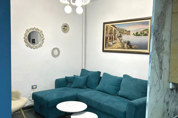 Shtepi me qera Duplex(shtepi me 2 kate) ne Tirane, 2+1, Mobilimi E mobiluar, Pagesa 40,000  Leke.