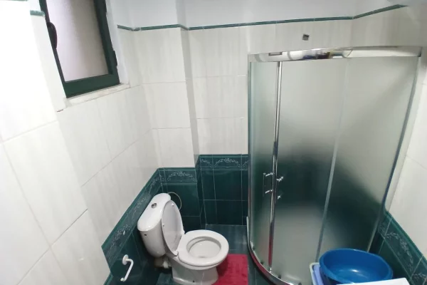 Shtepi me qera 2+1 ne Tirane - 65,000 Leke