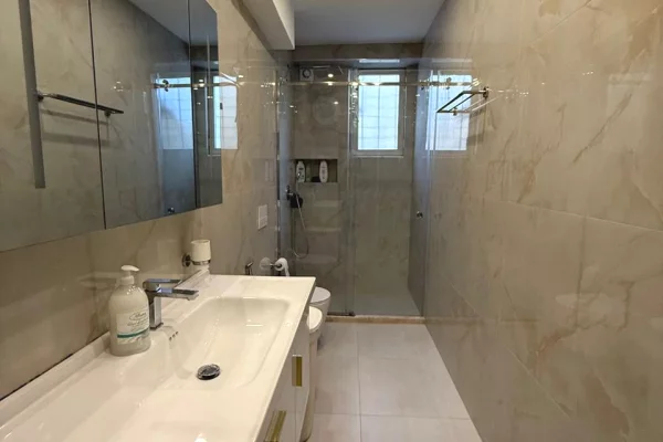 Shtepi me qera Apartament ne Tirane, 2+1, Mobilimi E mobiluar, Pagesa 750  Euro.