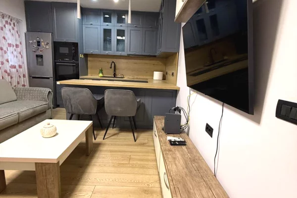 Shtepi me qera Apartament ne Tirane, 2+1, Mobilimi E mobiluar, Pagesa 750  Euro.