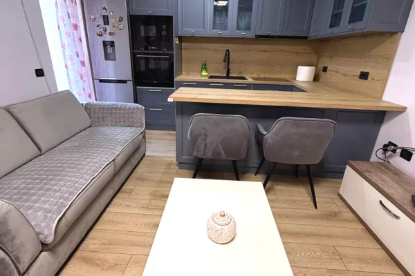 Shtepi me qera Apartament ne Tirane, 2+1, Mobilimi E mobiluar, Pagesa 750  Euro.